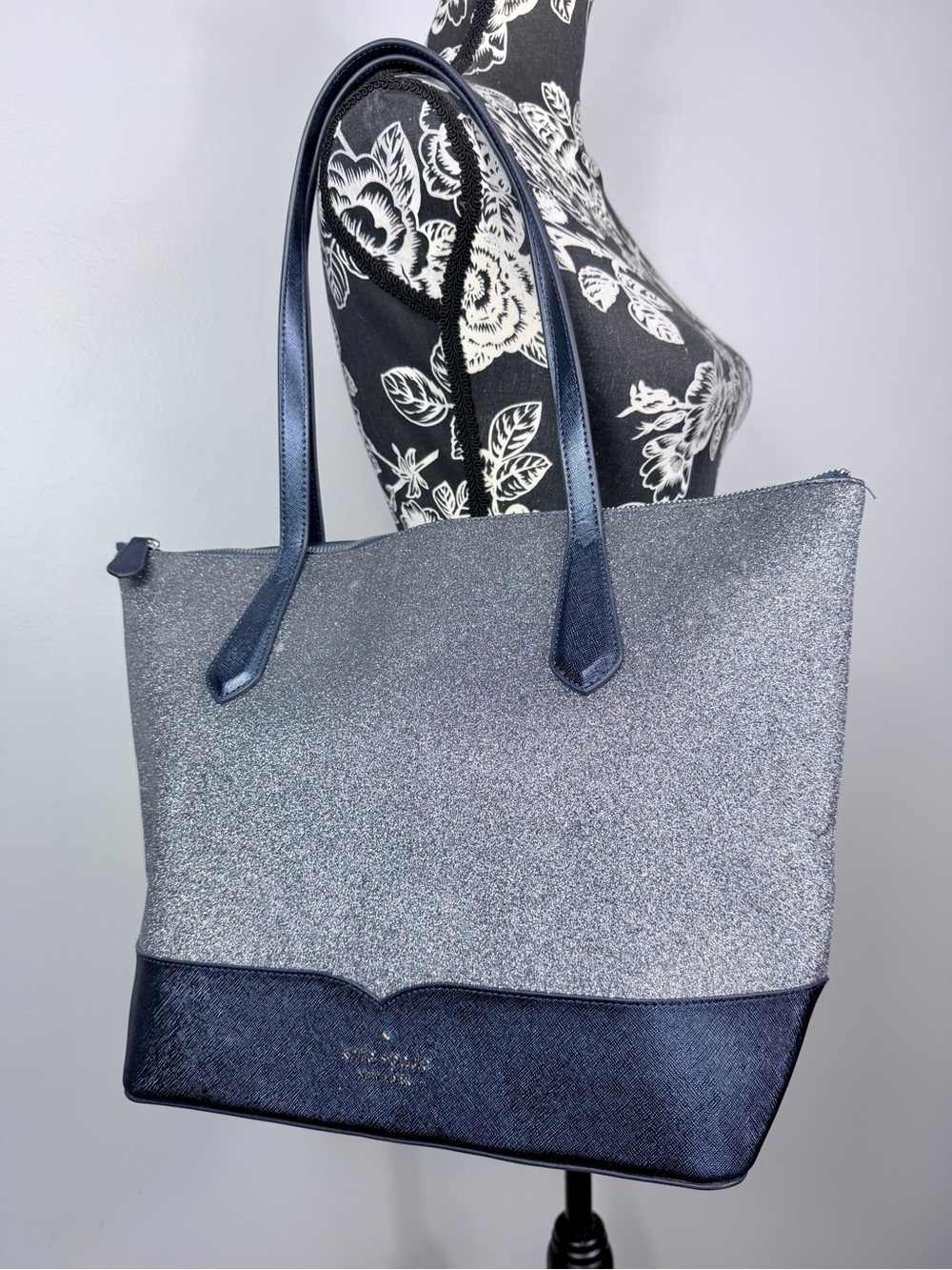 Kate Spade large Lola navy blue glitter sparkle full zip closure tote size large
